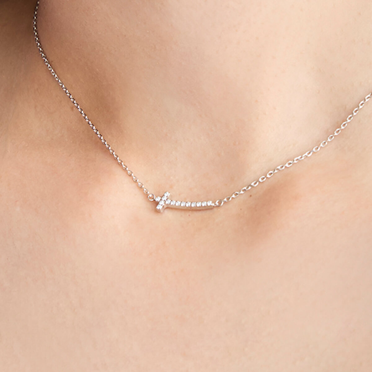 Lierrey クロスネックレス