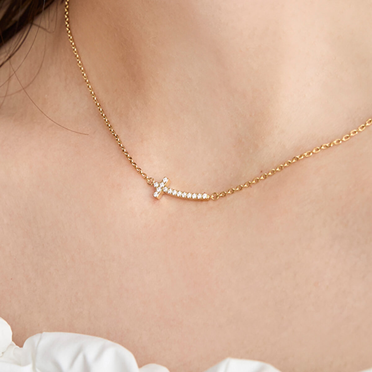 Lierrey クロスネックレス